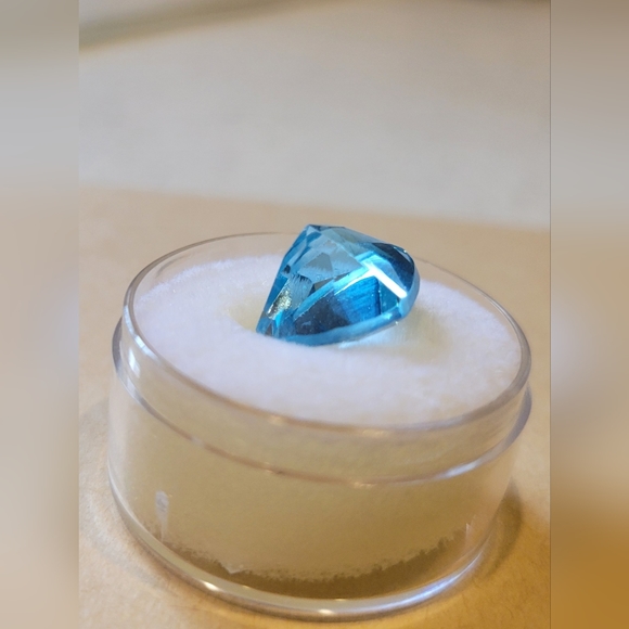 Faceted Trilluin Curved Swiss Blue Topaz - Loose Stones - Picture 8 of 8